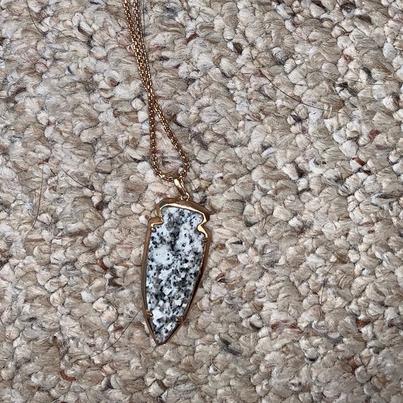 Kendra Scott Jewelry - Kendra Scott spearhead marble necklace rose gold Kendra Scott Jewelry - Kendra Scott spearhead marble necklace rose gold